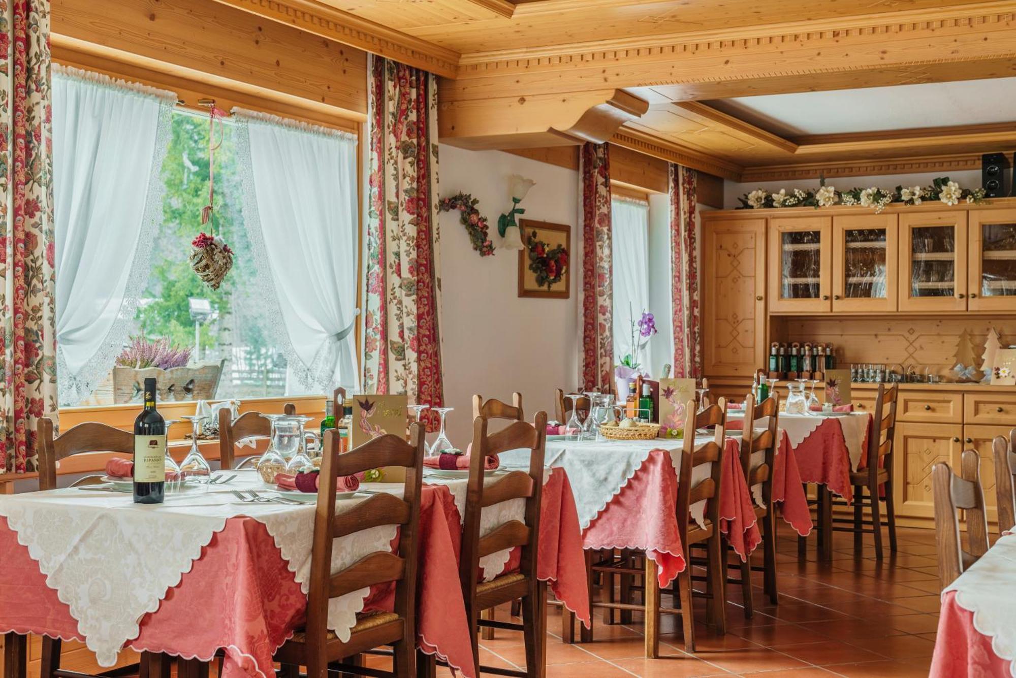Hotel Edelweiss ヴァル・ディ・ゾルド エクステリア 写真